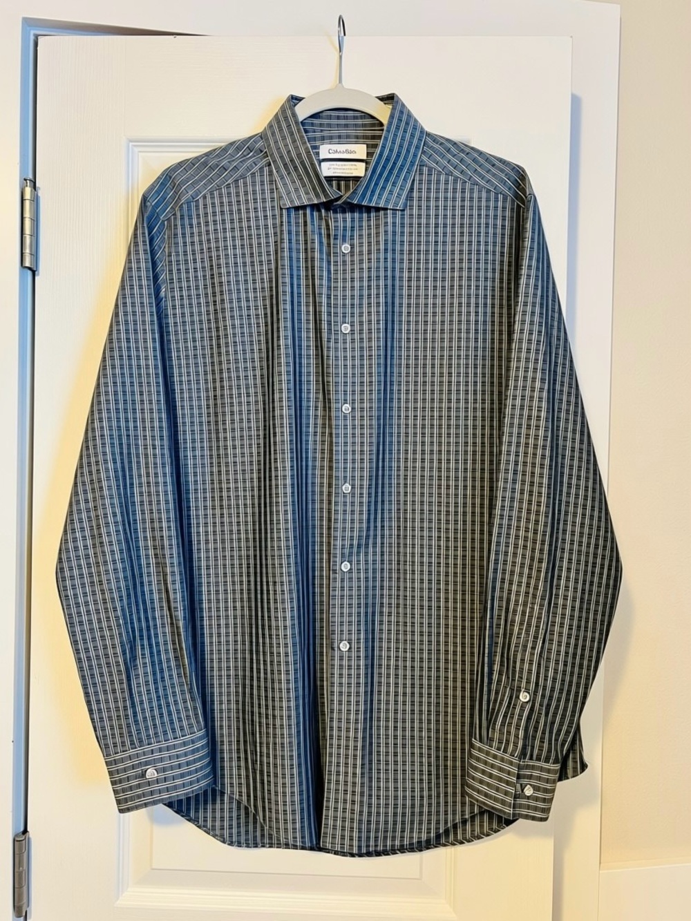Calvin Klein Men's Blue and Gray Striped Dress Shirt/Size 16.5/34-35